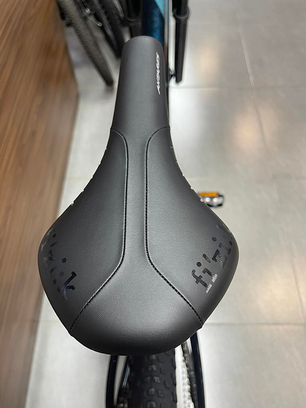 Yên xe Fi'zi:k Antares R5