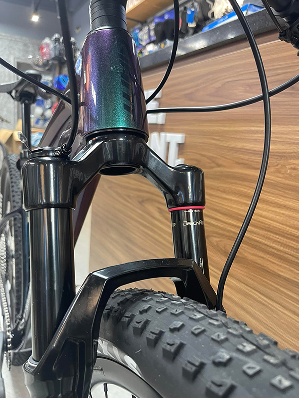 Êm ái vượt địa hình với phuộc trước RockShox