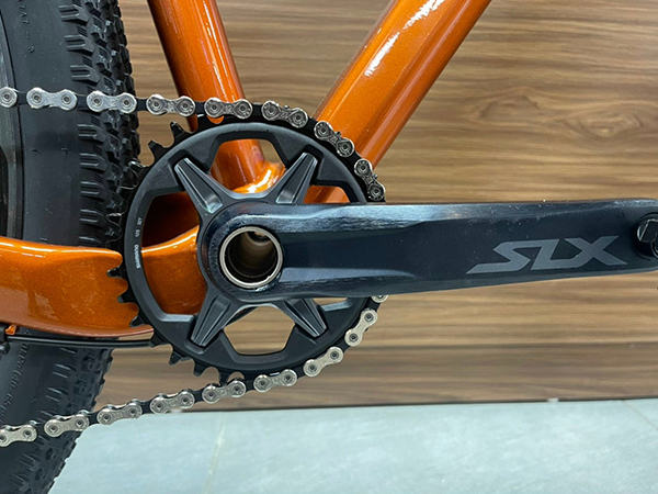 Bộ truyền động SHIMANO 1x12S linh hoạt chuyển tốc