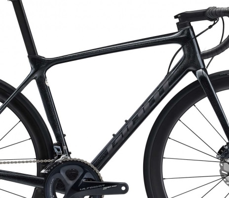 Khung Carbon cao cấp nhẹ nhàng, cứng cáp