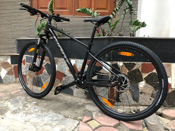 ngoại hình xe đạp địa hình thể thao Giant Roam 2 Disc 2022