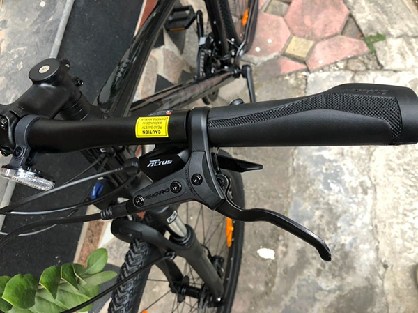 tay phanh xe đạp địa hình thể thao Giant Roam 2 Disc 2022