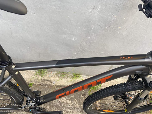 sườn xe đạp địa hình thể thao Giant Talon 29 3 2022