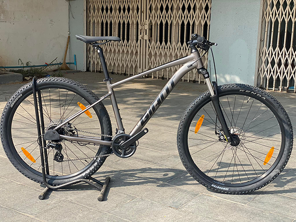 xe đạp địa hình thể thao Giant Talon 4 2022