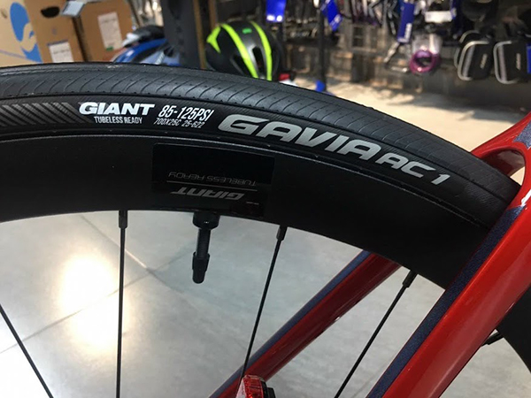 bánh xe đạp đua Giant PROPEL ADV 2 D 2022