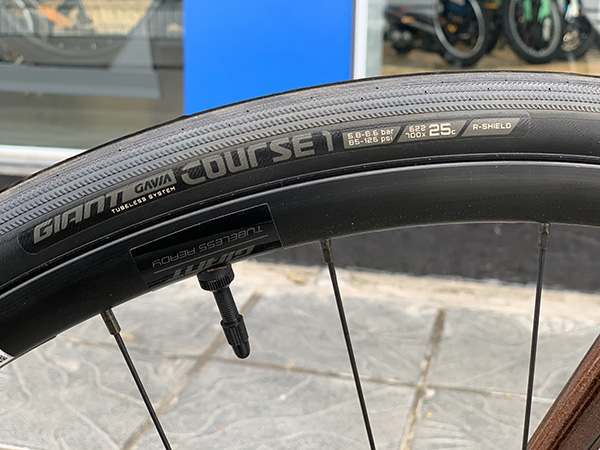 Lốp xe đạp đua Giant TCR ADVANCED 2 DISC PRO COMPACT 2022