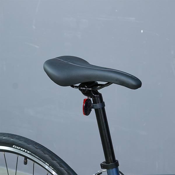 Yên xe đạp touring Giant ESCAPE 3 2021