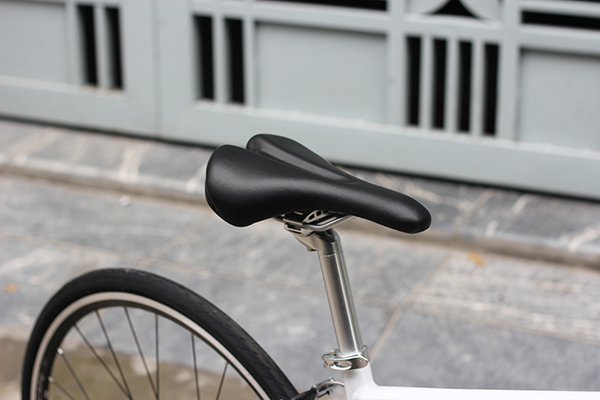 yên xe đạp touring Giant Escape R3 MS 2022
