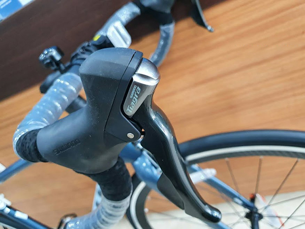 Phanh vành SHIMANO Ultegra dễ sử dụng