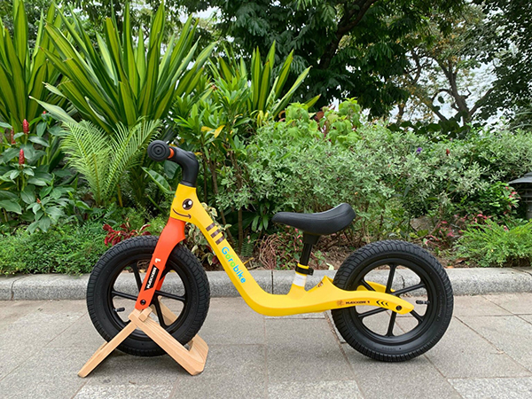 tay lái xe thăng bằng Gorobike Maxxer 1