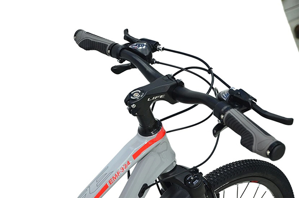 tay lái xe đạp địa hình thể thao Life EMF324