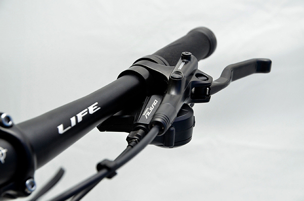 tay phanh xe đạp touring Life TX600