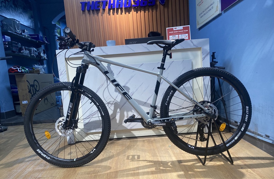 xe đạp thể thao Life Toronto mầu Ghi