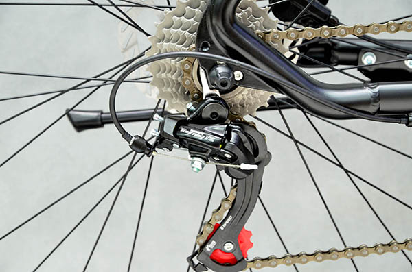 Shimano 24 tốc độ giúp dễ dàng sang số
