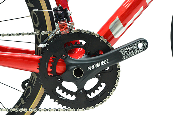 Bộ truyền động SHIMANO mạnh mẽ, ổn định