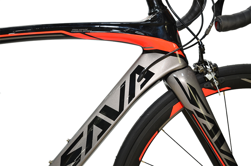  khung xe Carbon gọn gàng