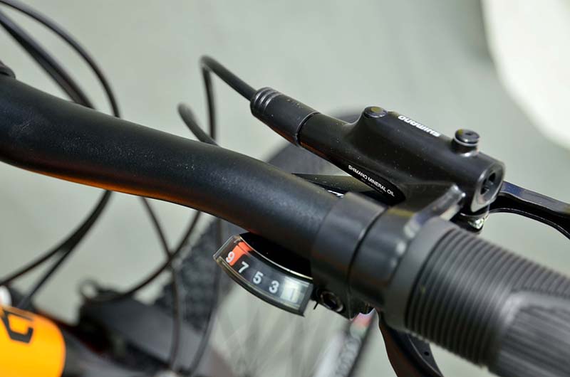Bộ truyền động SHIMANO cao cấp, chuyển số nhẹ nhàng