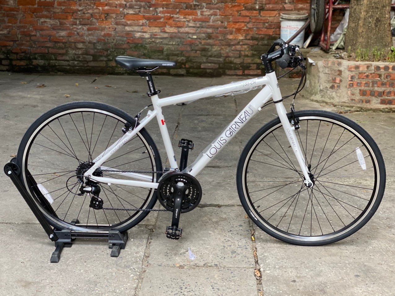 Xe đạp touring Louis Garneau Trắng