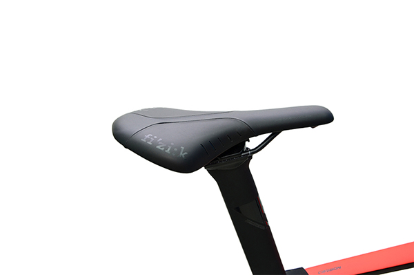 Thoải mái với yên xe Fizik êm ái