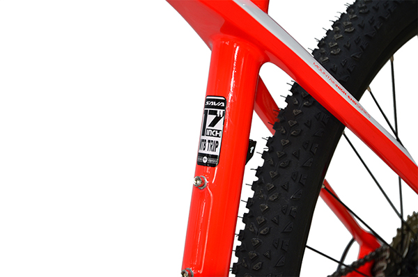 Sở hữu khung xe Carbon cao cấp có độ bền cao