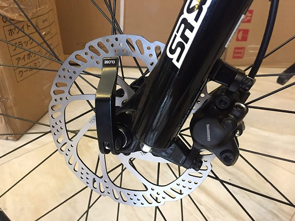 Hệ thống phanh đĩa dầu SHIMANO an toàn, ổn định