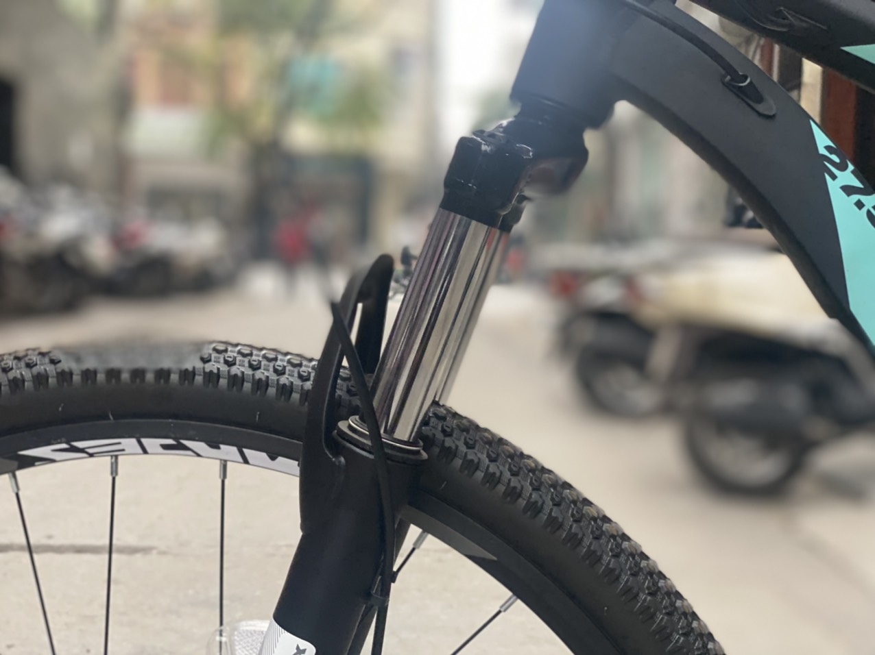 Phuộc trước giảm xóc với hành trình 100mm