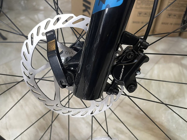 hệ thống phanh đĩa dầu trước sau X-Spark