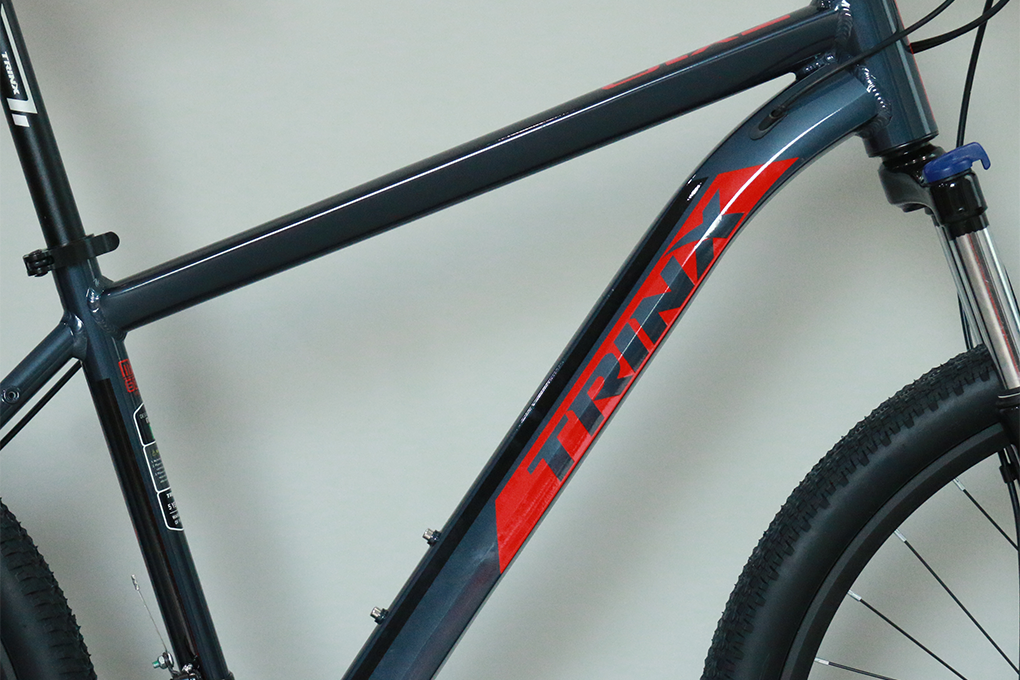 Khung nhôm TRINX Alloy nhẹ nhàng, chắc chắn