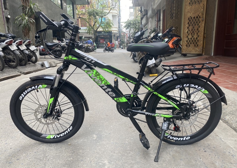 Vivente 20 Q1 Đen Vàng