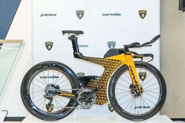 LAMBORGHINI CERVELO P5X