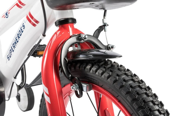 Hệ thống phanh an toàn, yên xe êm, tay lái dễ điều chỉnh 